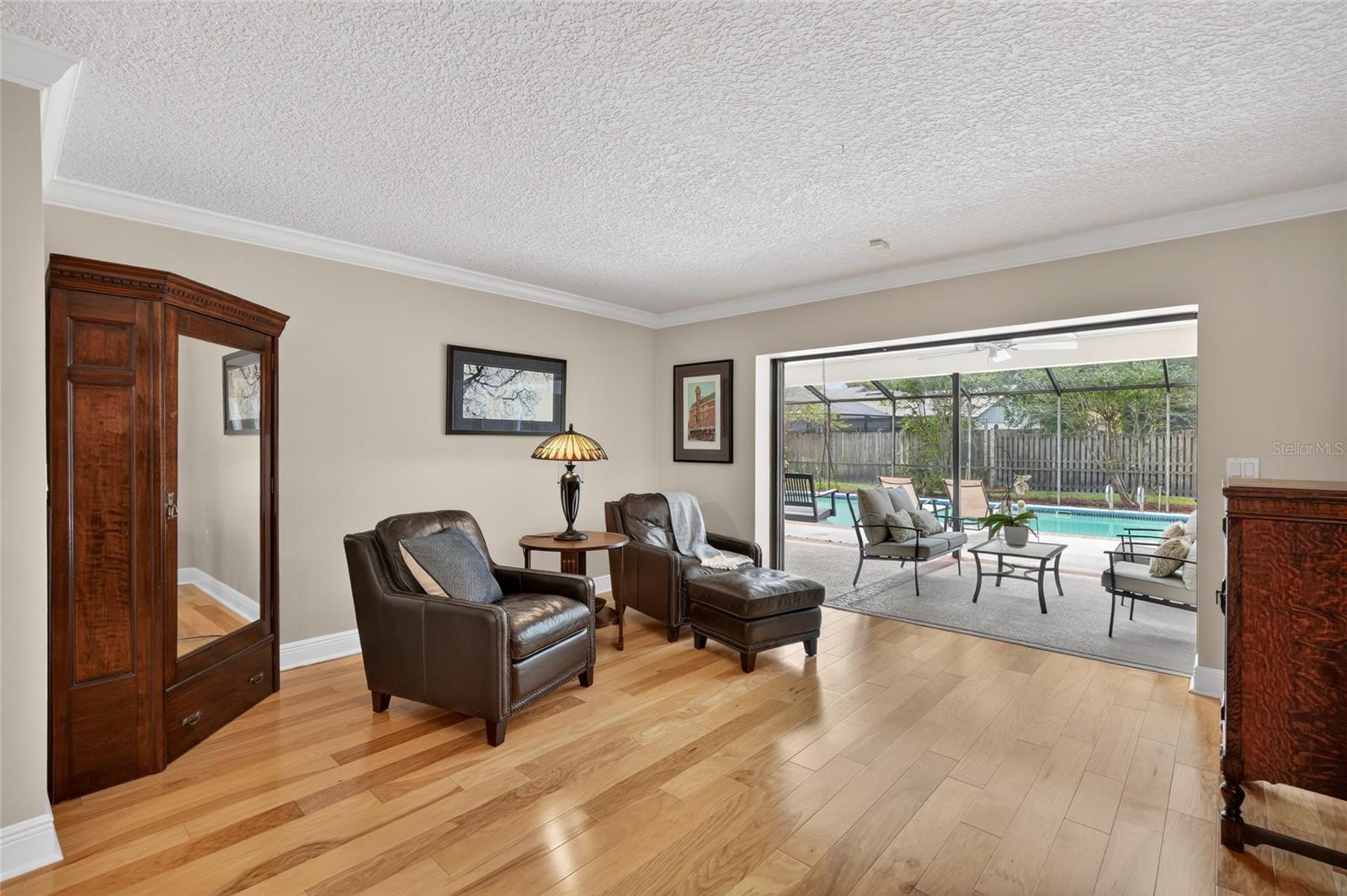 LAKE MAGDALENE MANORS - Residential