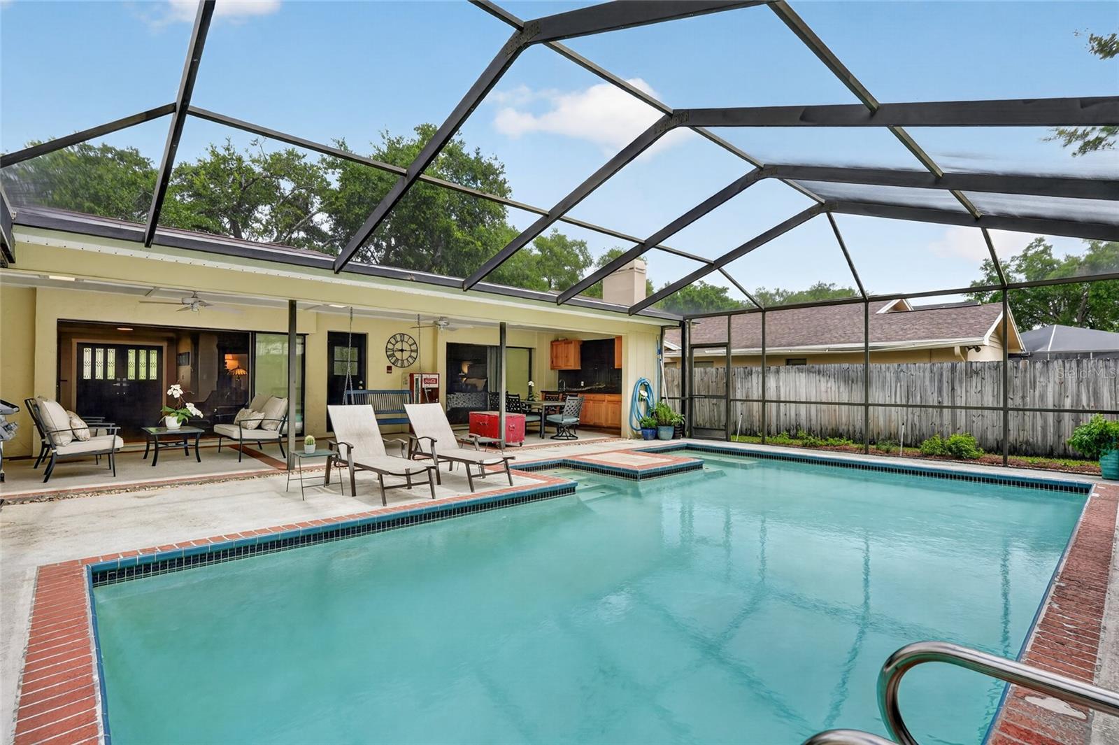 LAKE MAGDALENE MANORS - Residential