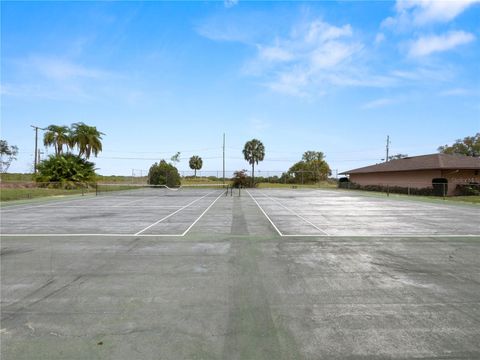 A home in LAKE WALES