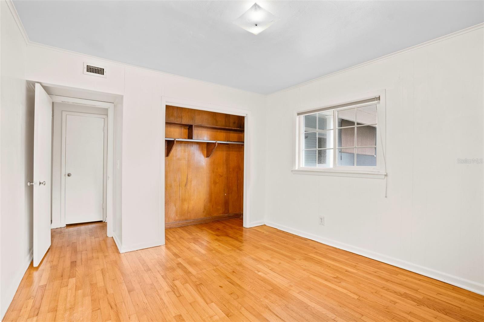 BROOKHILL - Residential Lease