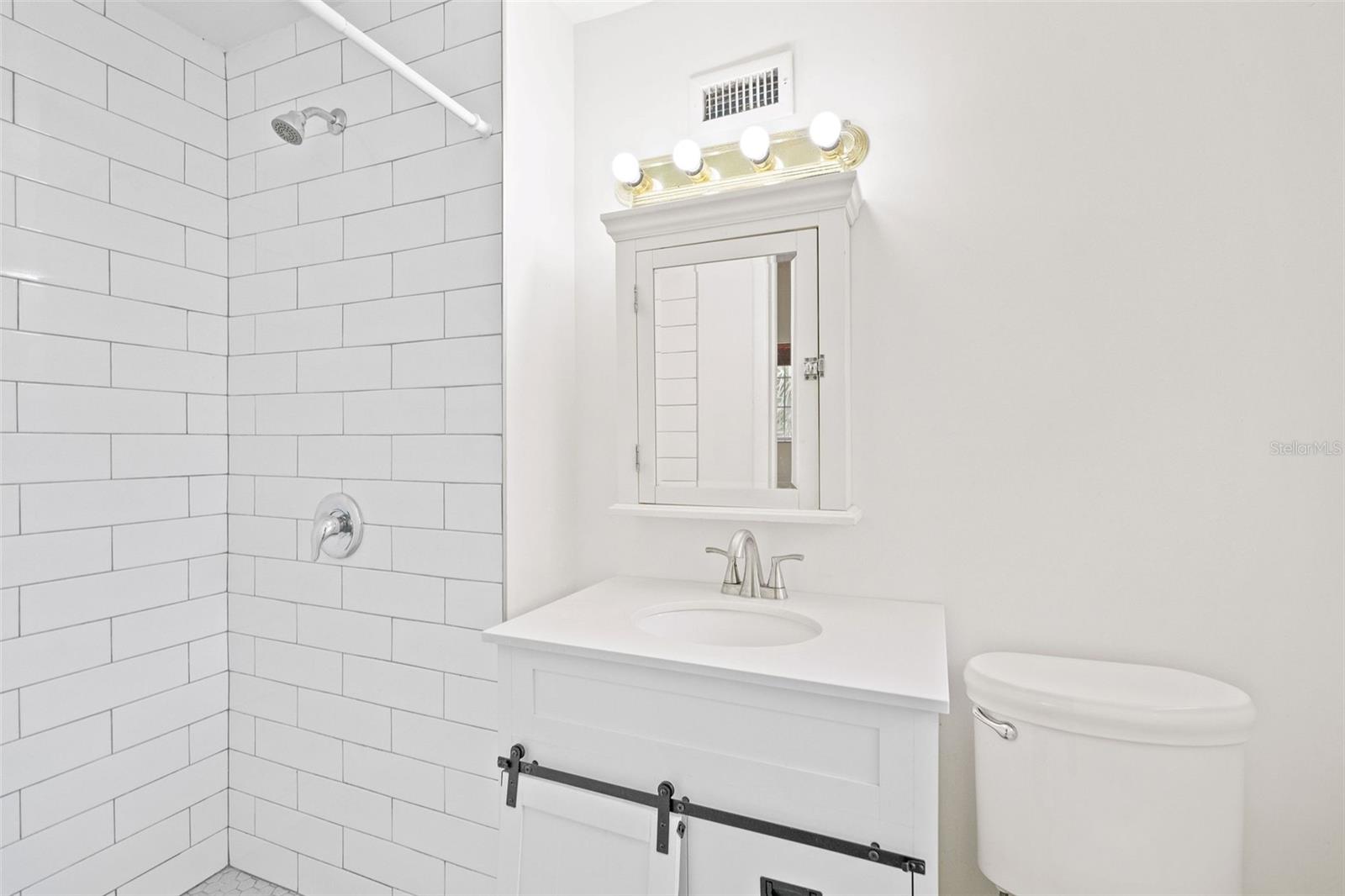 BROOKHILL - Residential Lease