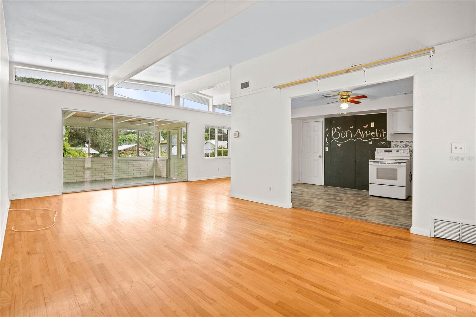 BROOKHILL - Residential Lease