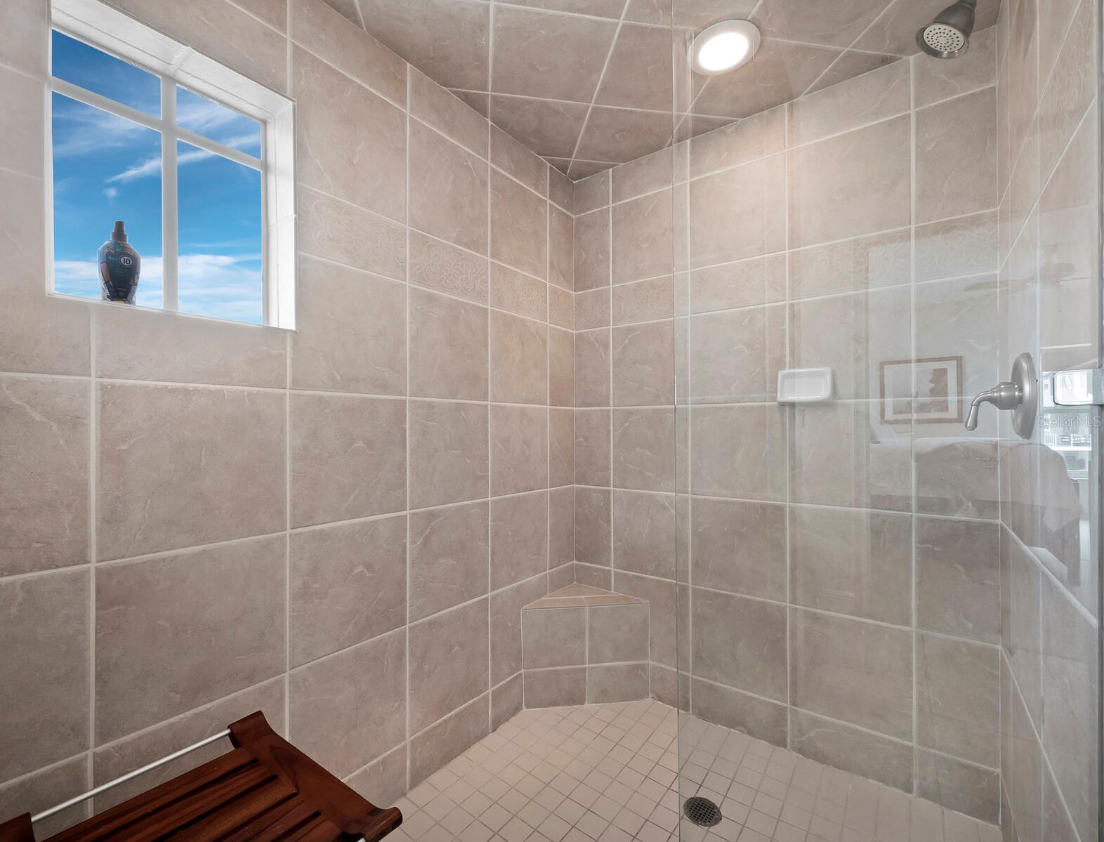 HARBOR VIEW ON GOLDEN GATE POINT - Residential