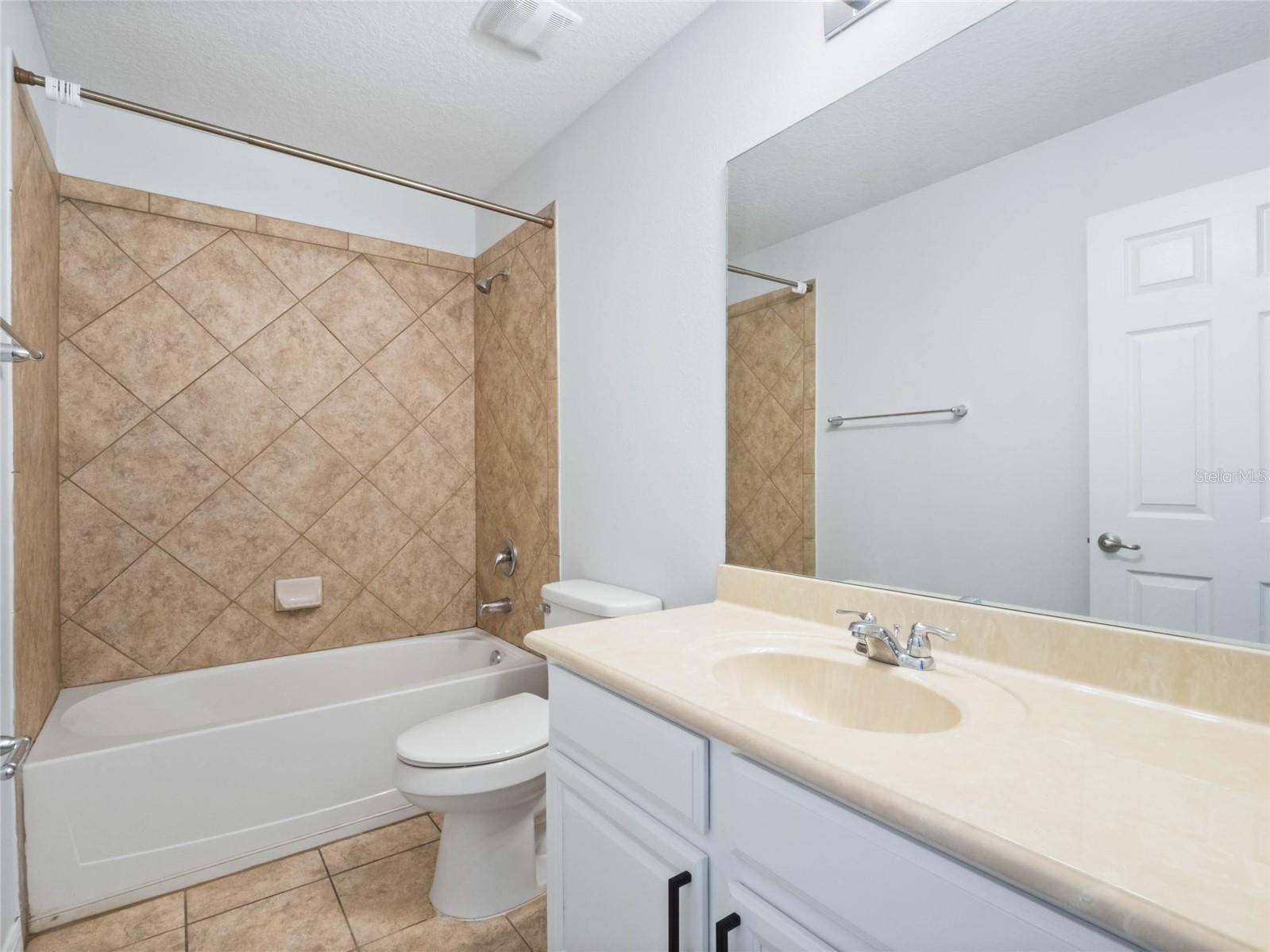 WINDERMERE LNDGS PH 2 - Residential Lease