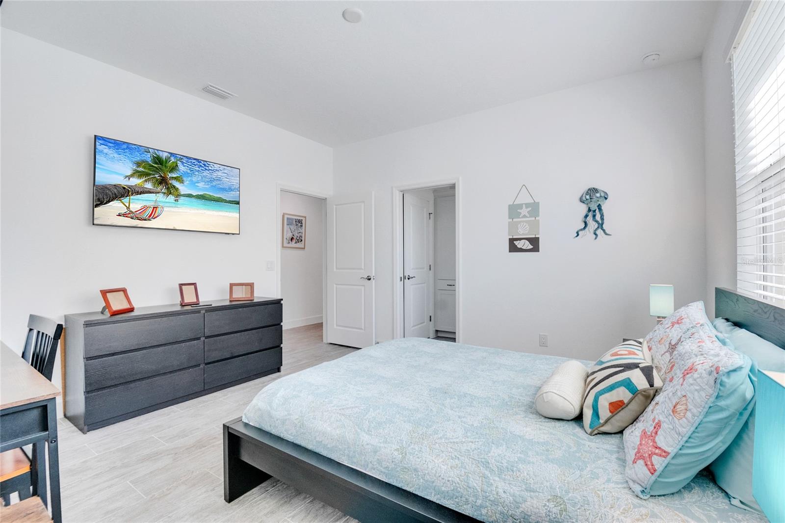 LATITUDE MARGARITAVILLE - Residential Lease