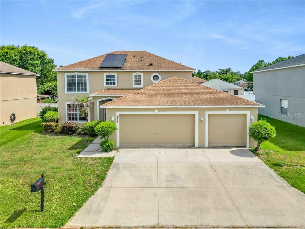 Photo of 8294 Settlers Creek Loop, Lakeland, FL 33810 (MLS # L4962743)