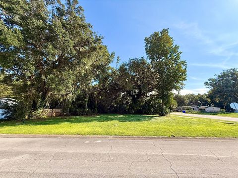 1099 YAUPON STREET DAYTONA BEACH FL 32117