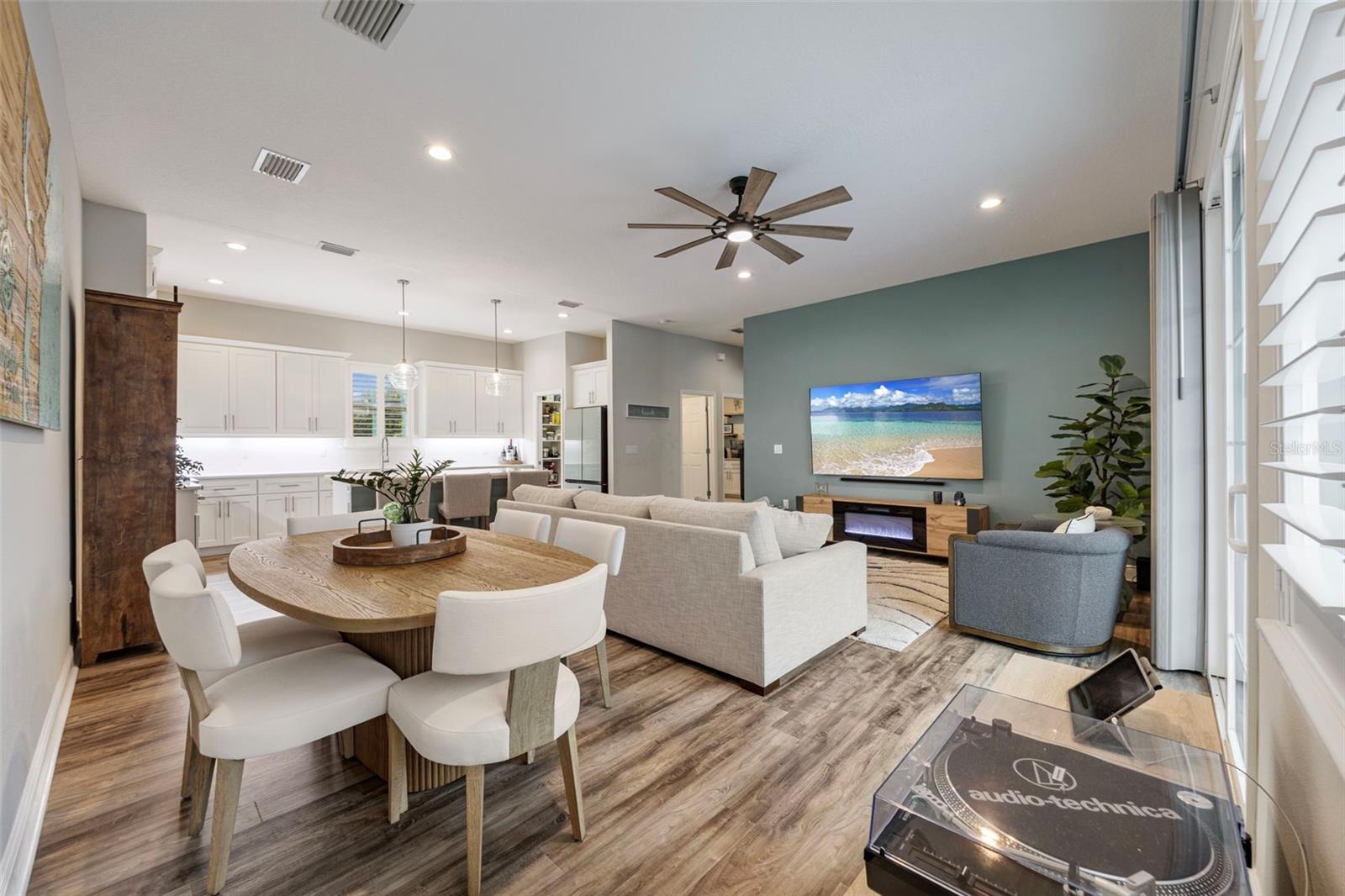 DOUGLAS PLACE - Residential