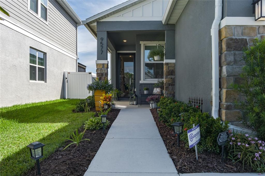 Photo of 9577 Sandy Bluffs Circle, Parrish, FL 34219 (MLS # A4663779)