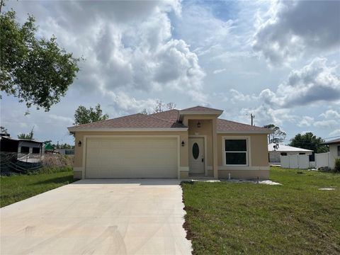 A home in PORT CHARLOTTE