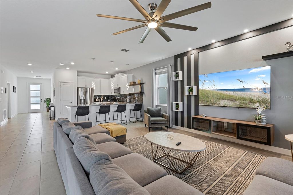 Photo of 9190 Sommerset Hills Drive, Davenport, FL 33896 (MLS # S5137682)