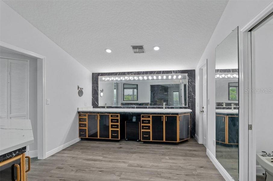 MILFORD POINT BEACH SUBD - Residential