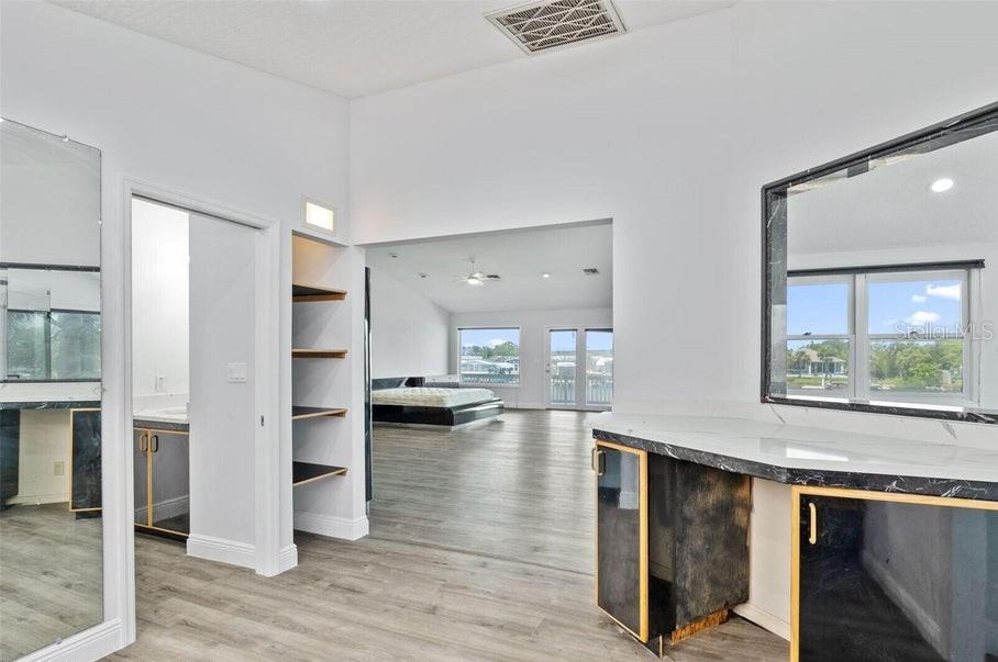 MILFORD POINT BEACH SUBD - Residential