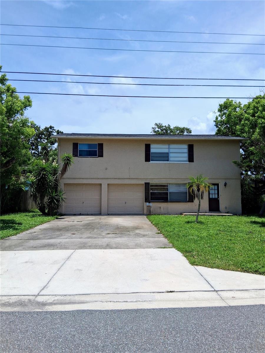 WATERFRONT/WATER VIEW 3 BEDROOM, 2 BATH, 2 CAR GARAGE, 2 STORY HOME ON LAKE TARPON CANAL. LARGE MASTER BEDROOM WITH PRIVATE ENTRY TO BALCONY OVER LOOKING THE CANAL. HARDWOOD FLOORS. EAT IN KITCHEN IS LOCATED ON THE 2ND FLOOR. 1ST FLOOR HAS 1 BEDROOM WITH AN OFFICE AND 1 BATHROOM. AVAILABLE AUGUST 1ST...MORE PICTURES TO COME