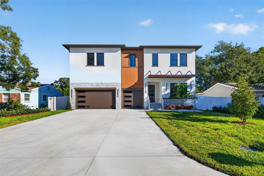 Photo of 4219 W Bay View Avenue, Tampa, FL 33611 (MLS # TB8561077)