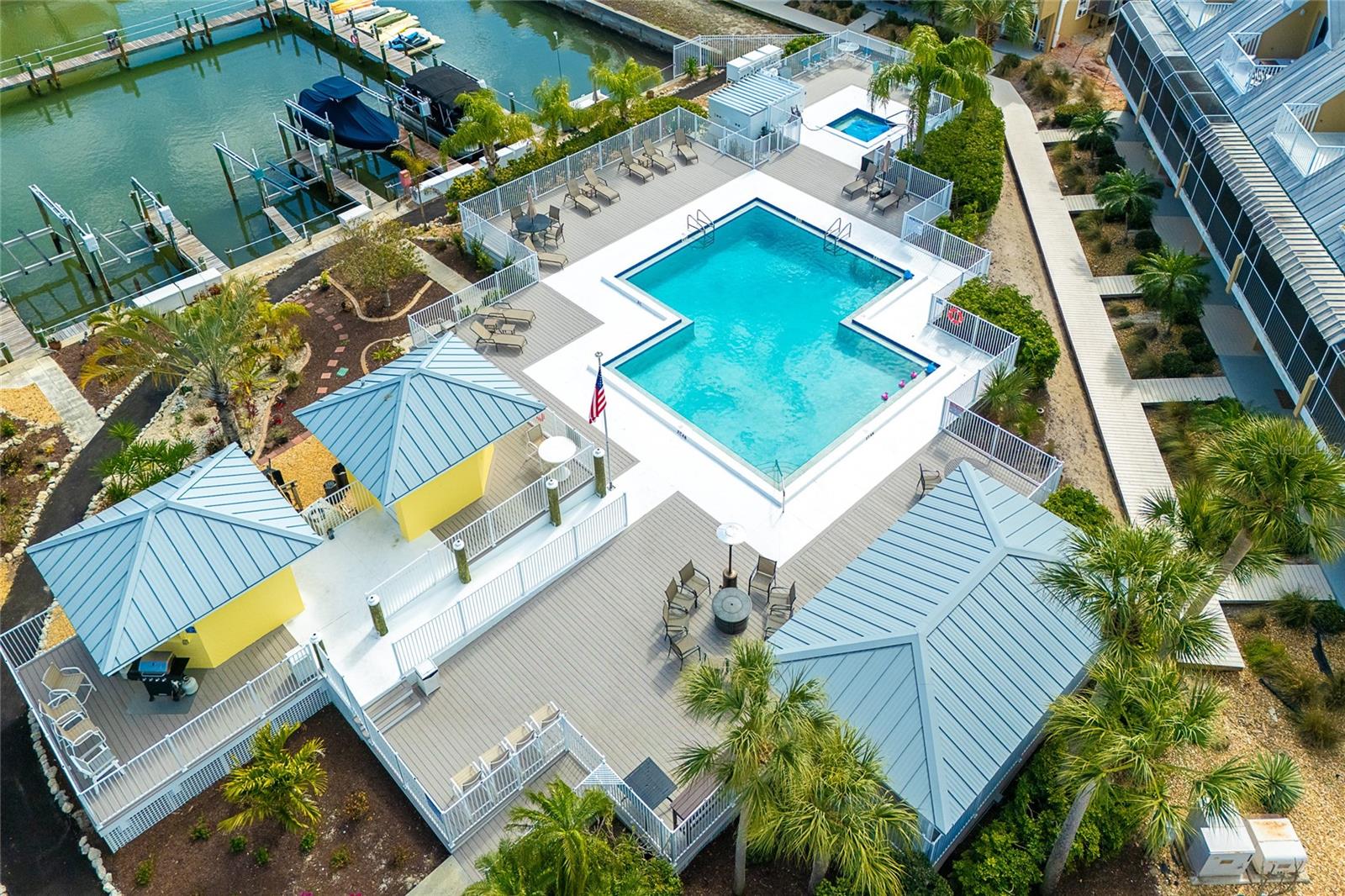 LANDINGS ON LEMON BAY PH 02 - Residential