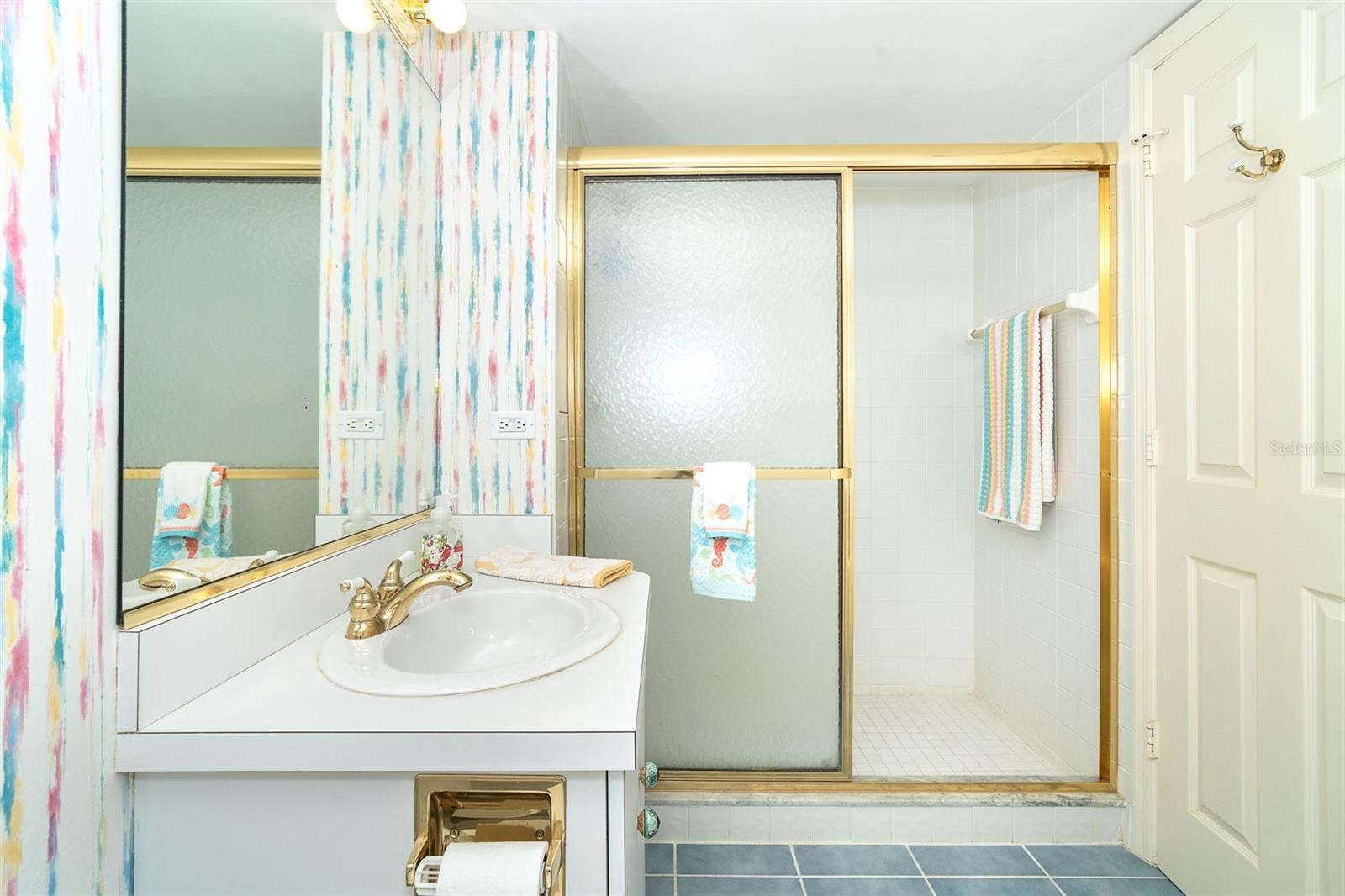 LANDINGS ON LEMON BAY PH 02 - Residential