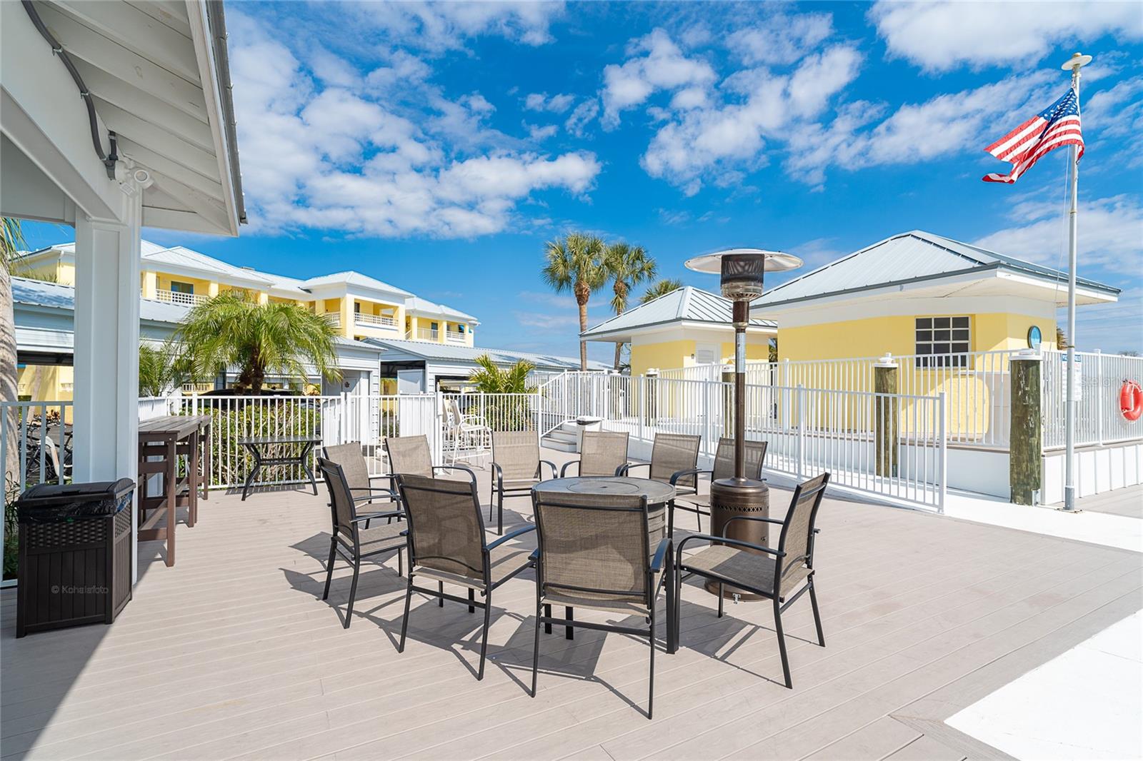 LANDINGS ON LEMON BAY PH 02 - Residential