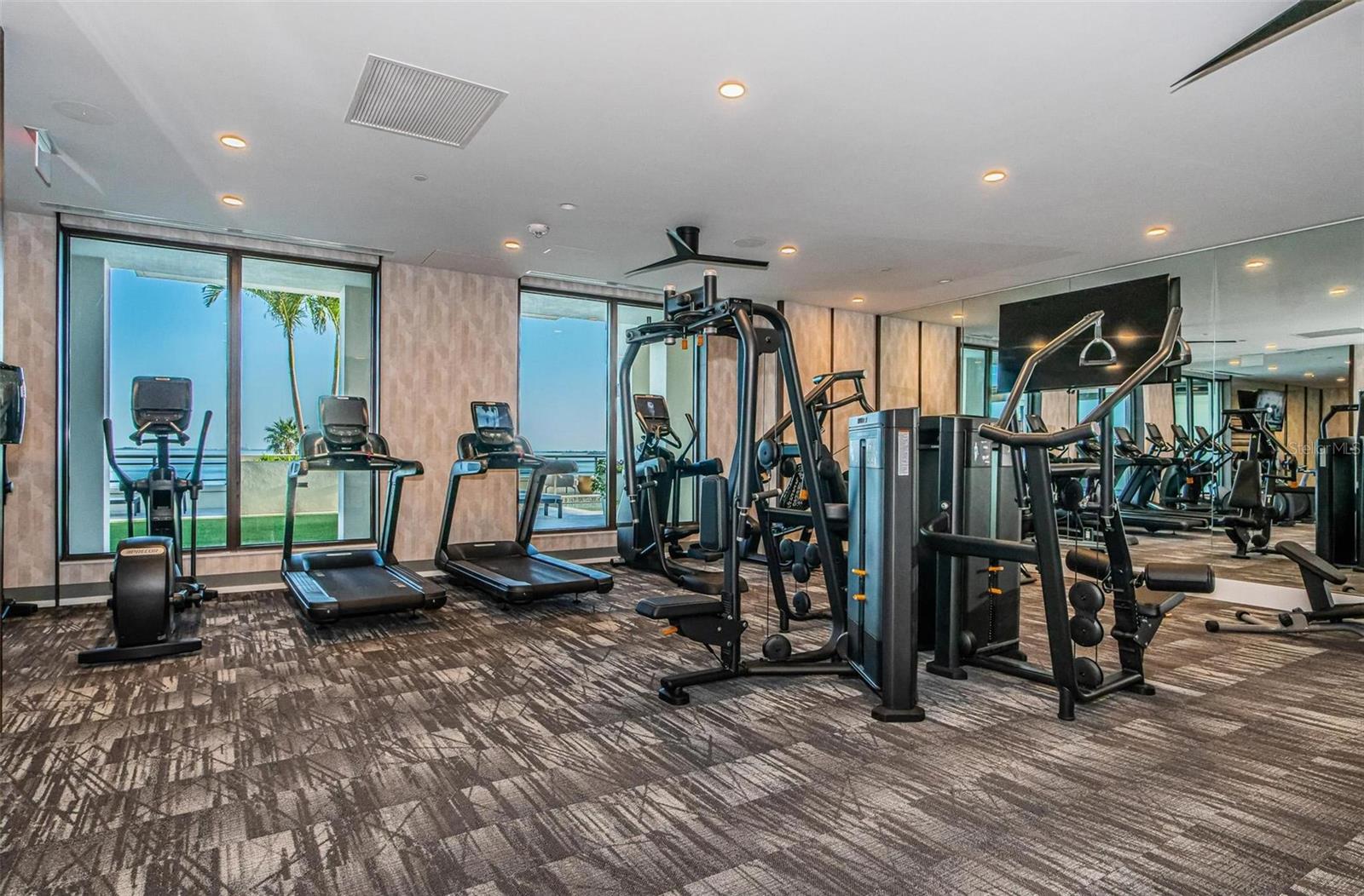 HYDE PARK HOUSE - Residential