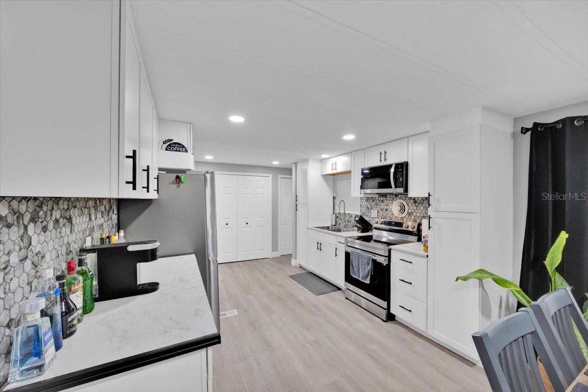 DINNER LAKE ESTATES - Residential