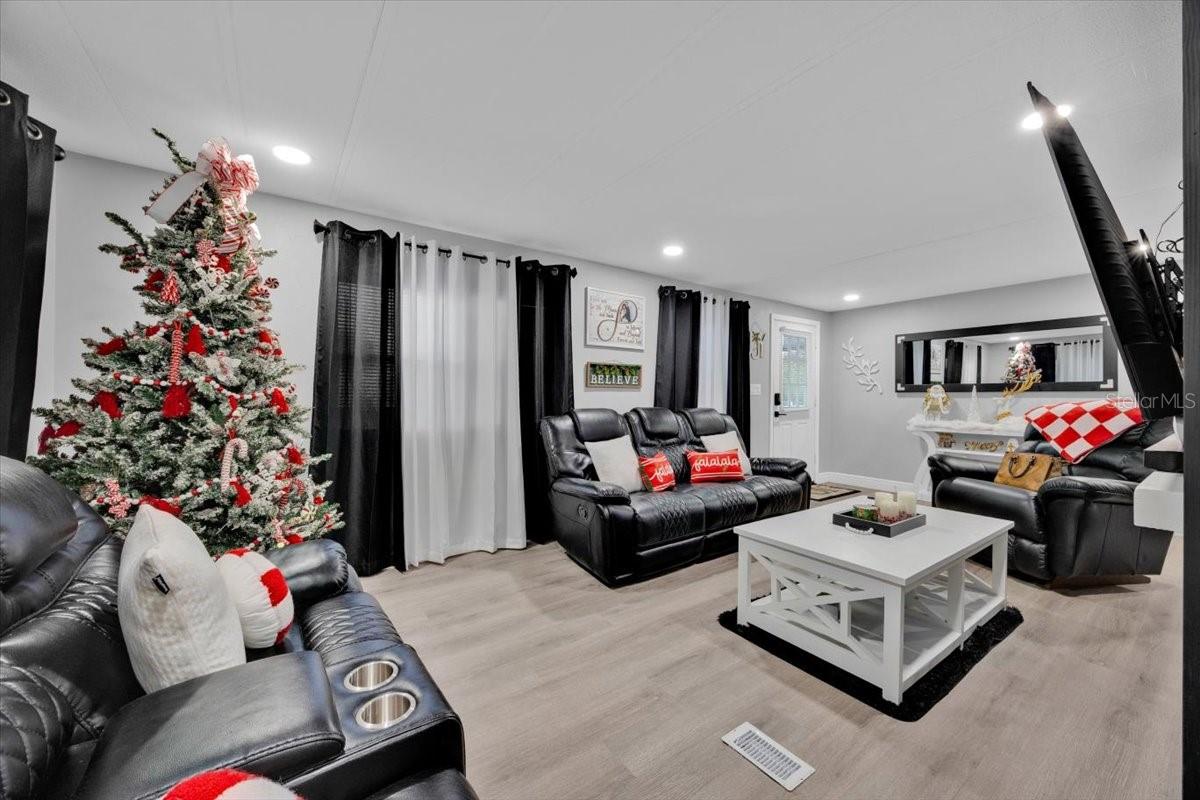 DINNER LAKE ESTATES - Residential