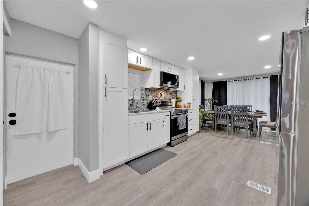 DINNER LAKE ESTATES - Residential