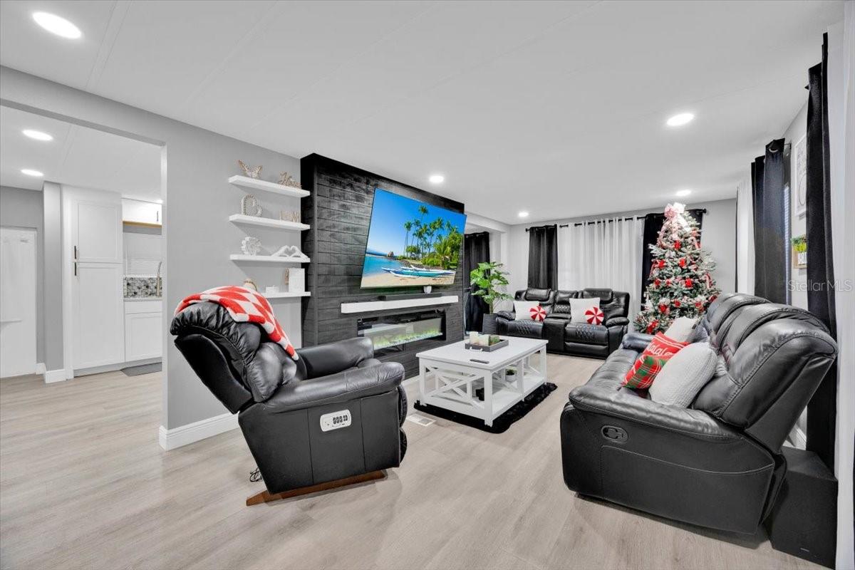 DINNER LAKE ESTATES - Residential