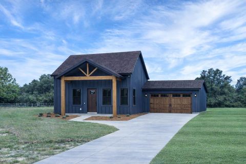 Photo of 18 Apawamis Drive, Mount Plymouth, FL 32776 (MLS # G5109414)