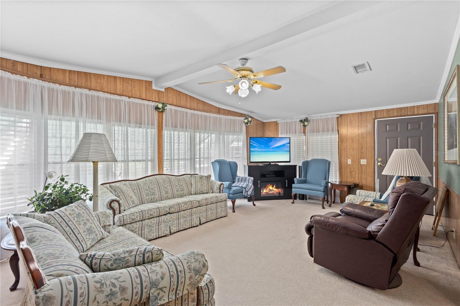 HOLIDAY PARK - Residential