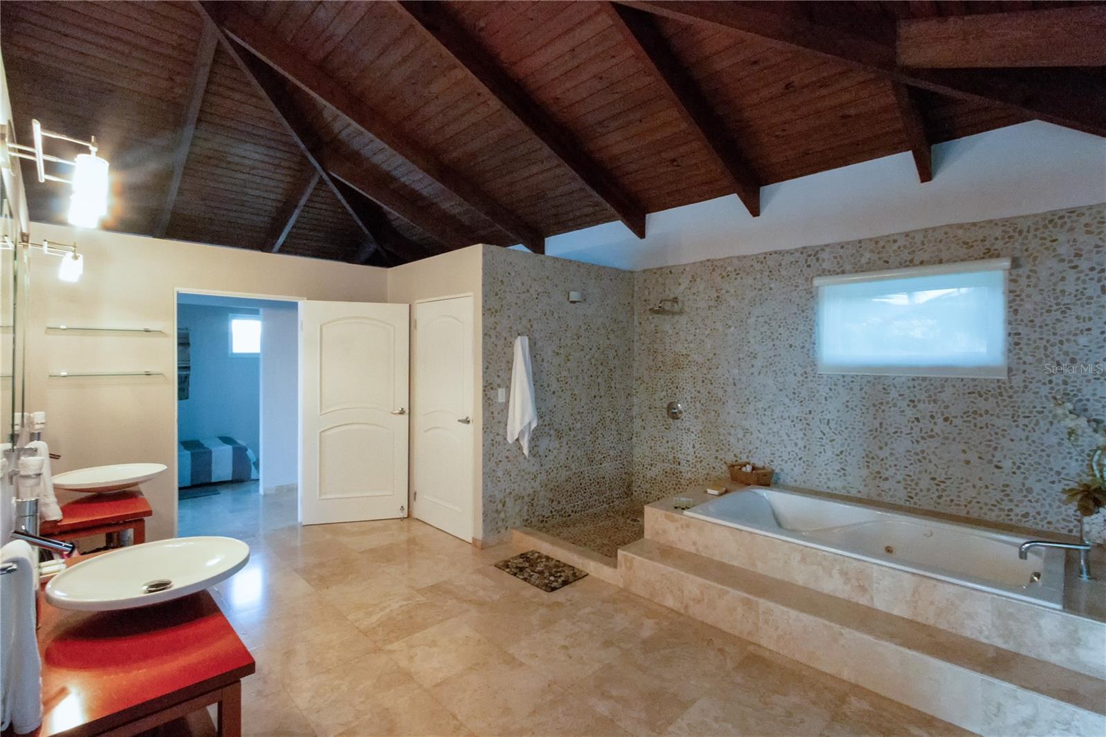 MARTINEAU BAY RESORT - Residential