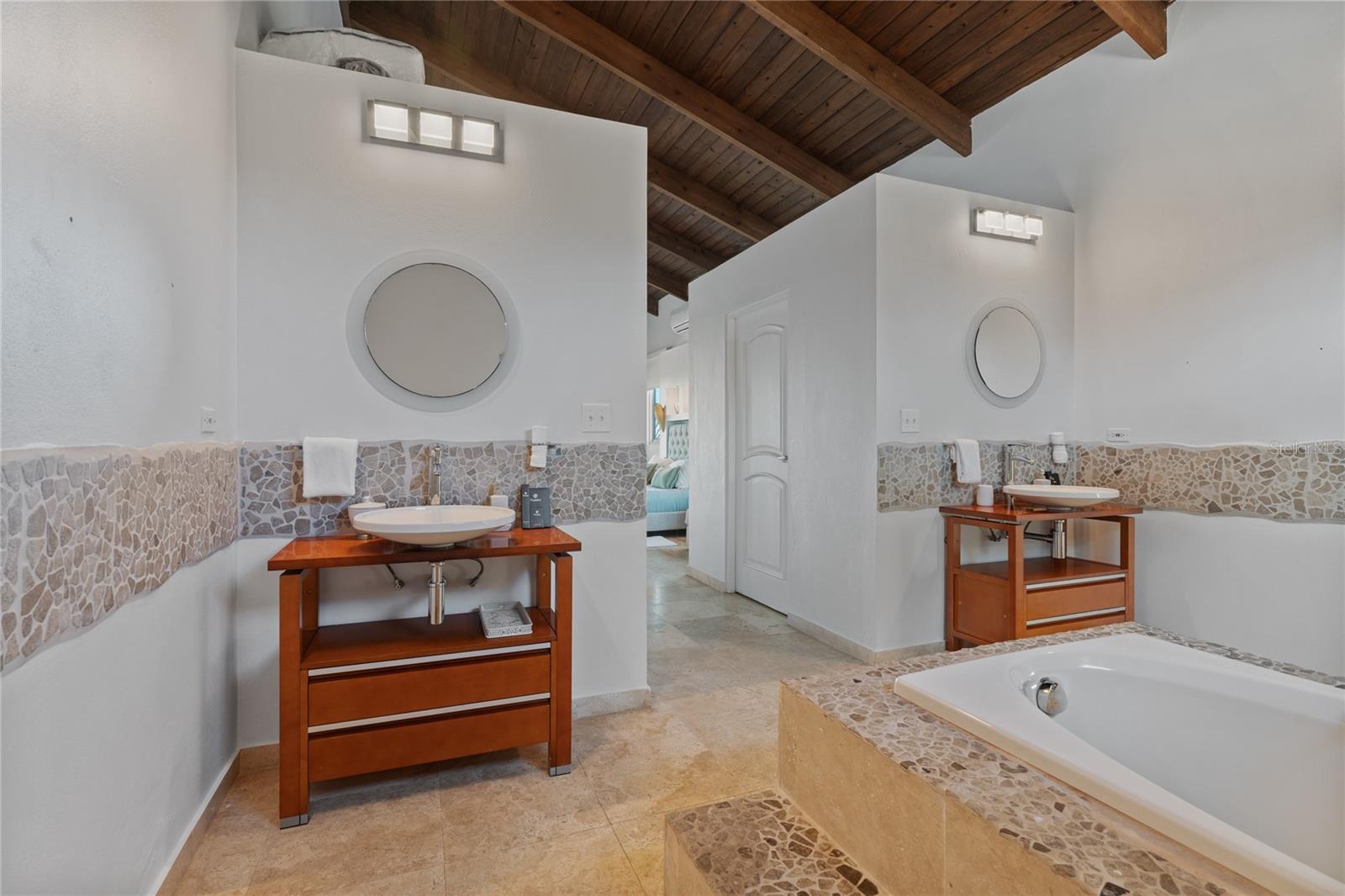 MARTINEAU BAY RESORT - Residential