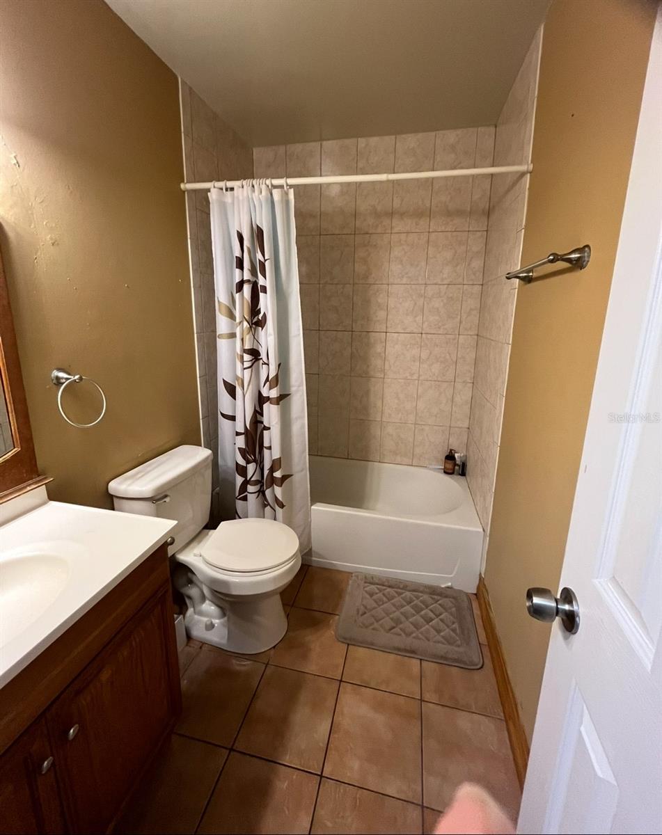 THE GREENS OF TOWNN COUNTRY - Residential