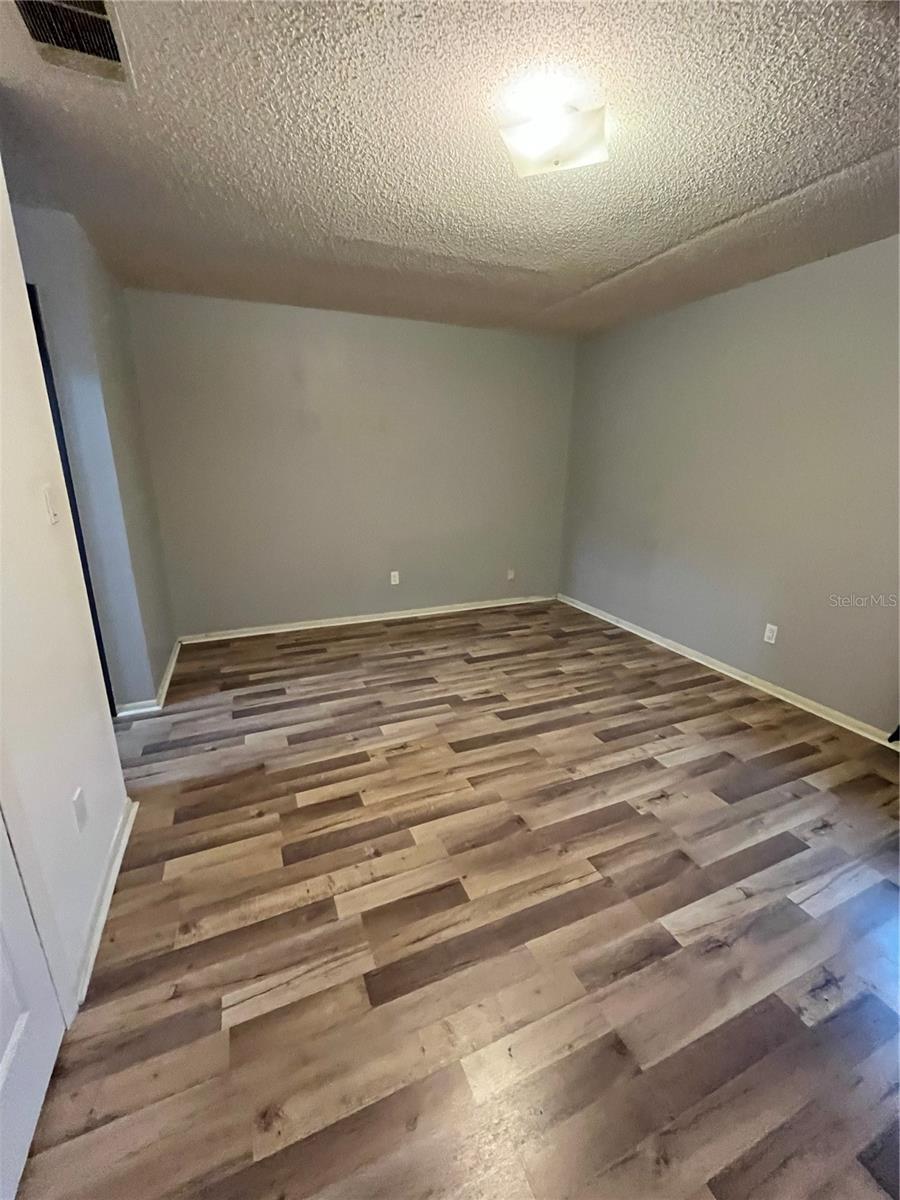 THE GREENS OF TOWNN COUNTRY - Residential