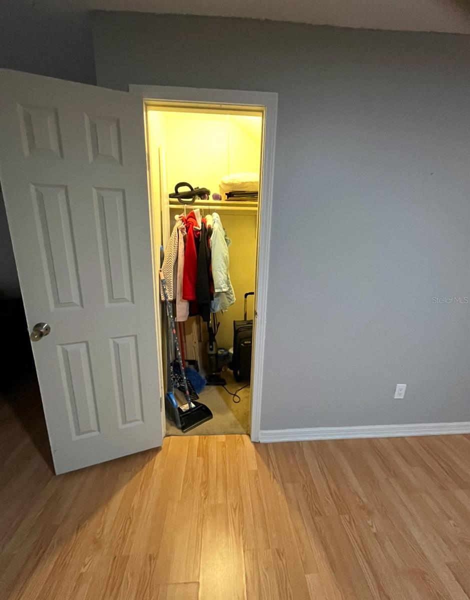 THE GREENS OF TOWNN COUNTRY - Residential