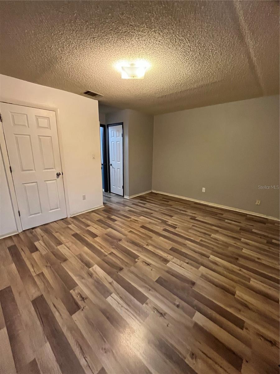 THE GREENS OF TOWNN COUNTRY - Residential