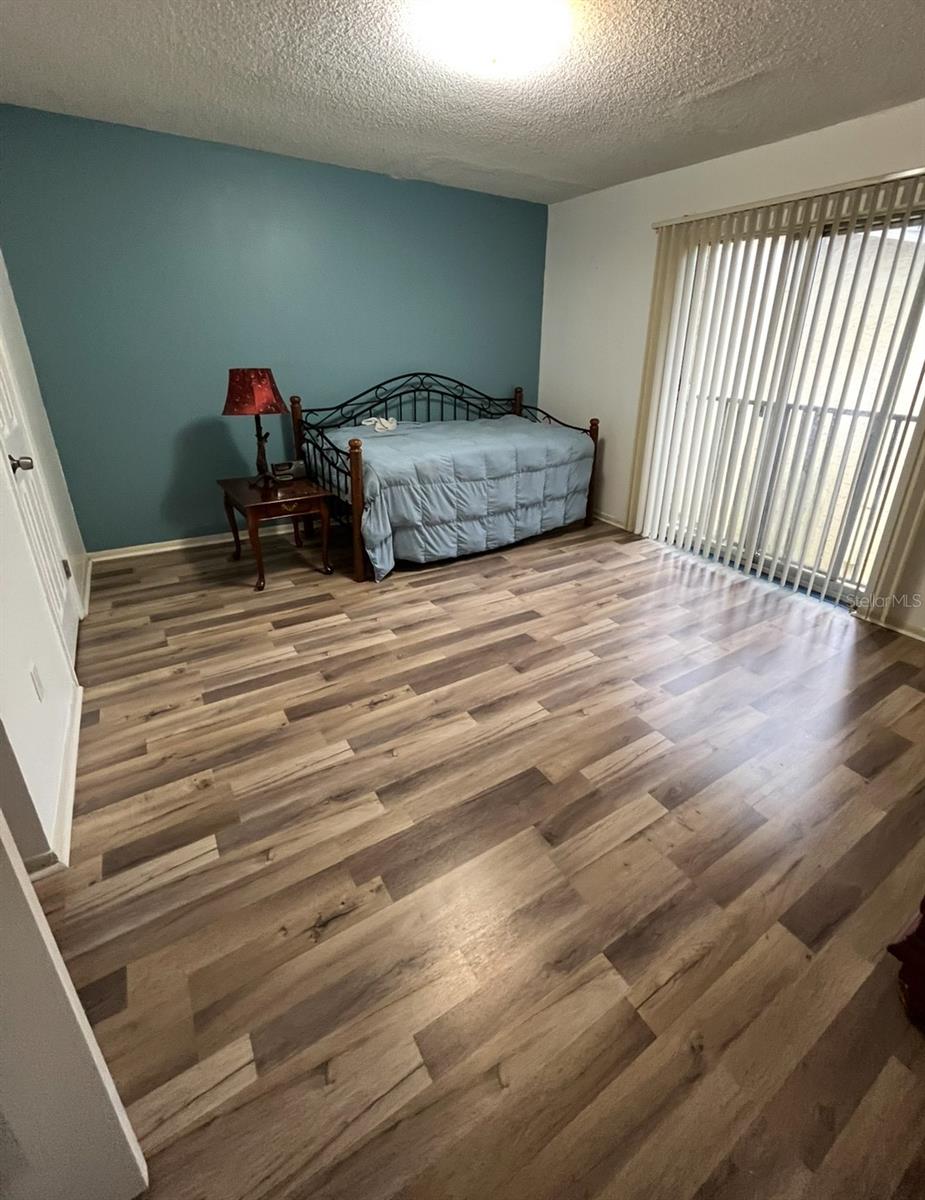 THE GREENS OF TOWNN COUNTRY - Residential