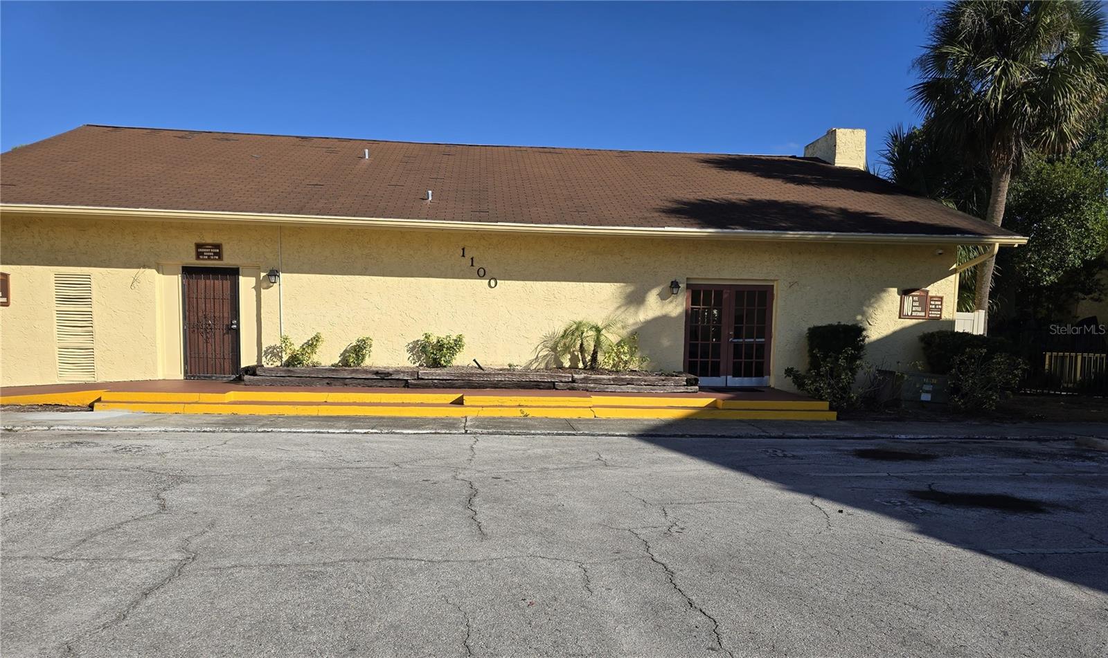 THE GREENS OF TOWNN COUNTRY - Residential