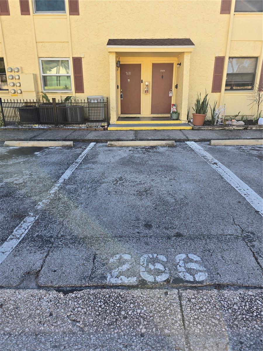 THE GREENS OF TOWNN COUNTRY - Residential