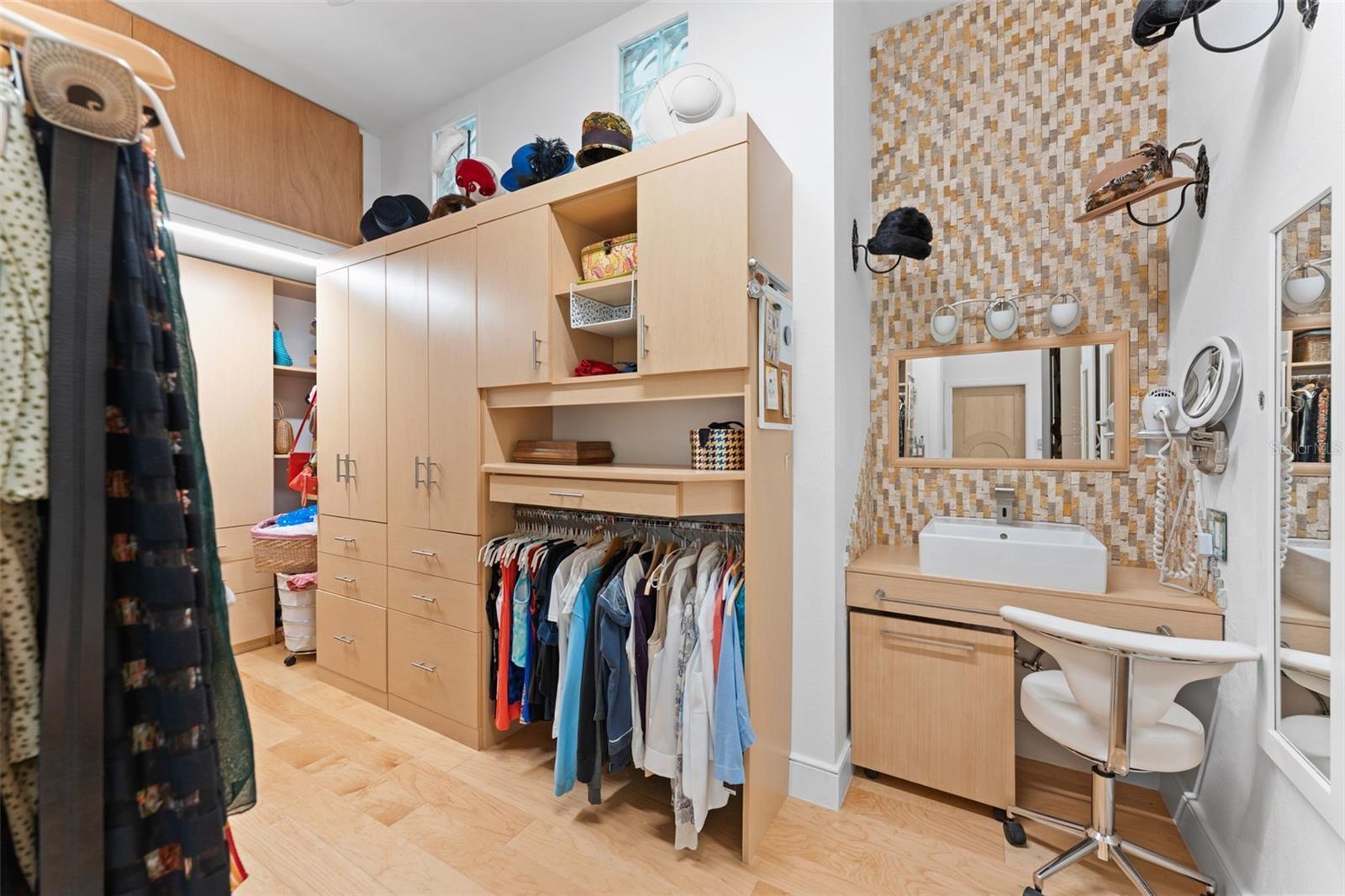 EAST SHORE ACRES 02 - Residential