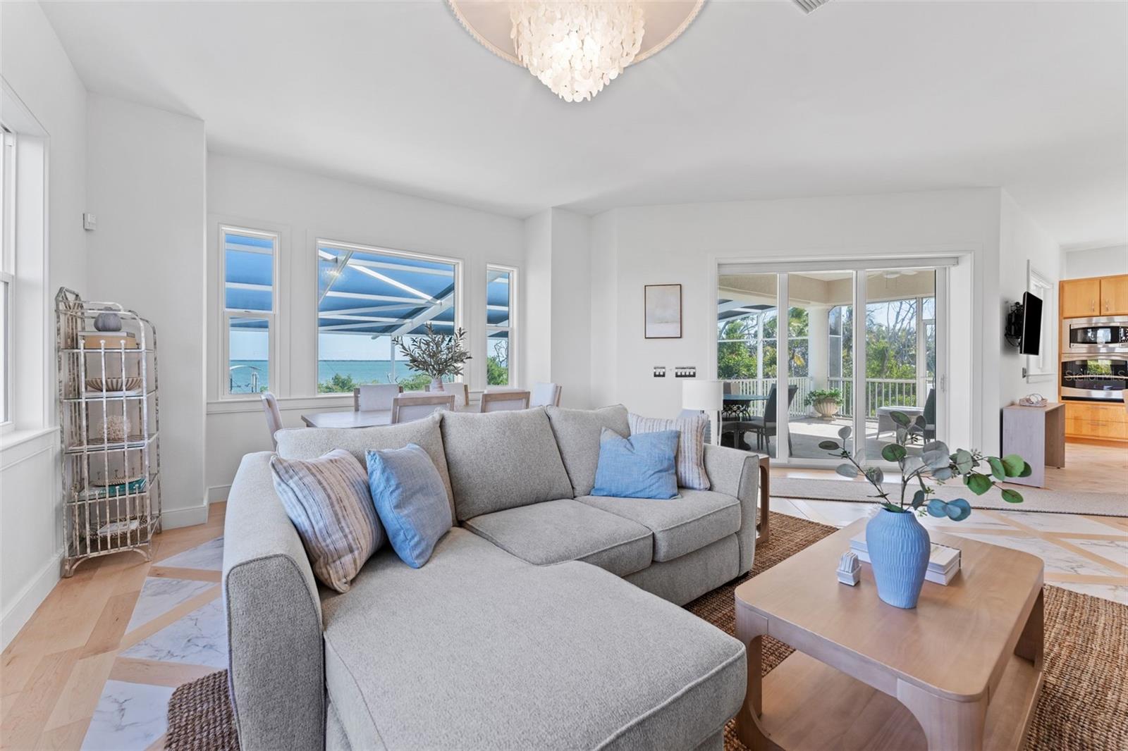 EAST SHORE ACRES 02 - Residential