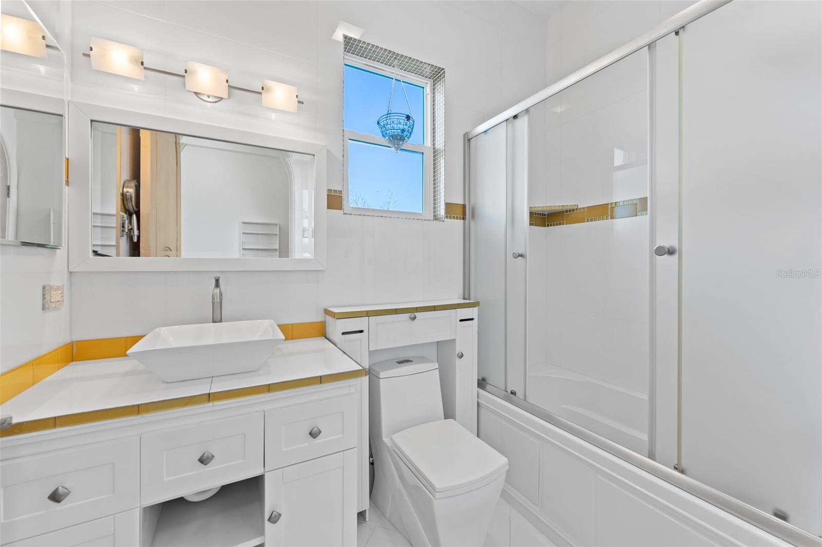 EAST SHORE ACRES 02 - Residential