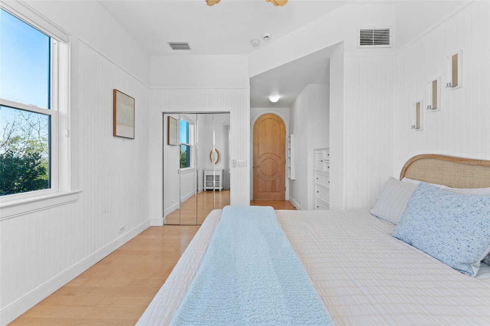 EAST SHORE ACRES 02 - Residential