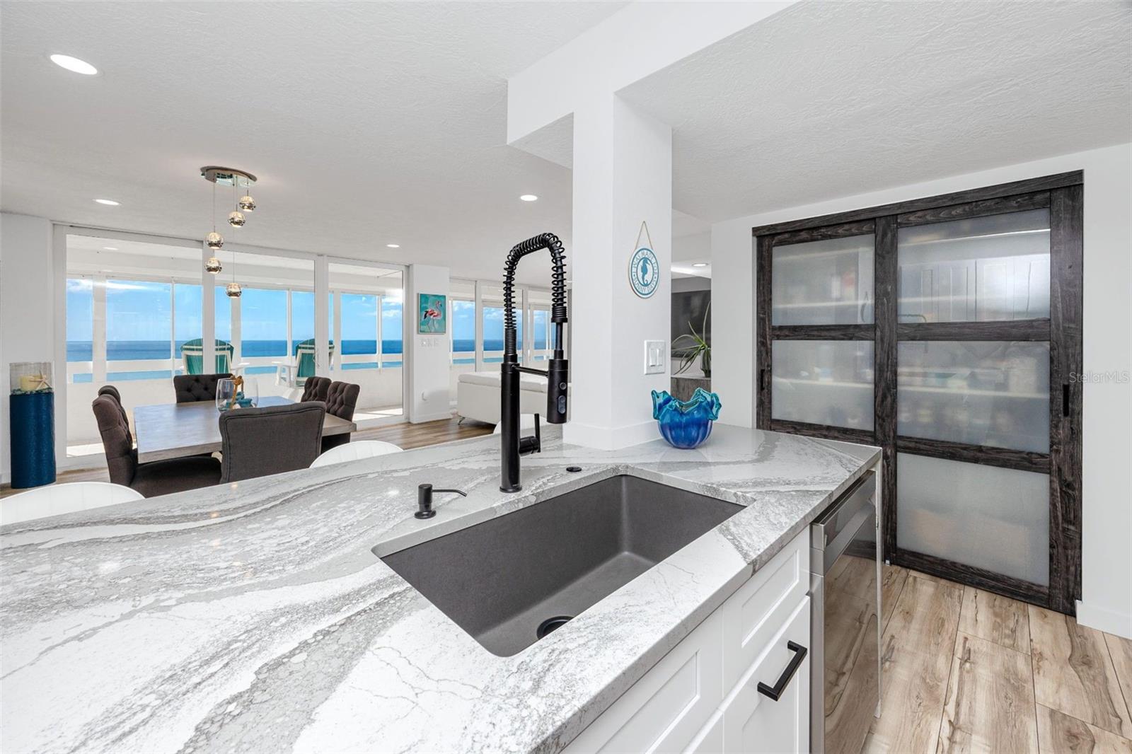 REDINGTON TOWERS 3 CONDO - Residential