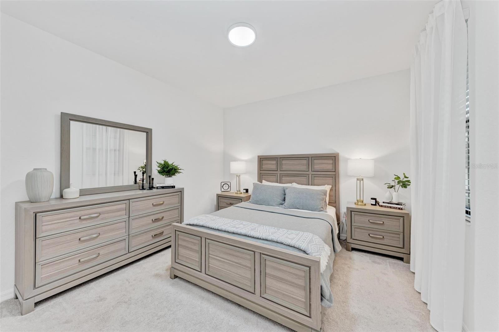 VERANDA VI AT LAKEWOOD NATIONAL PH IV - Residential Lease