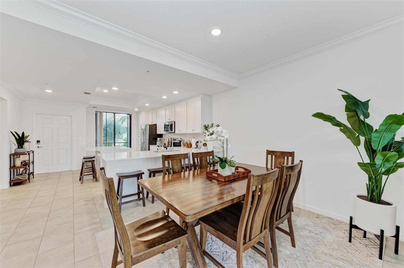 VERANDA VI AT LAKEWOOD NATIONAL PH IV - Residential Lease