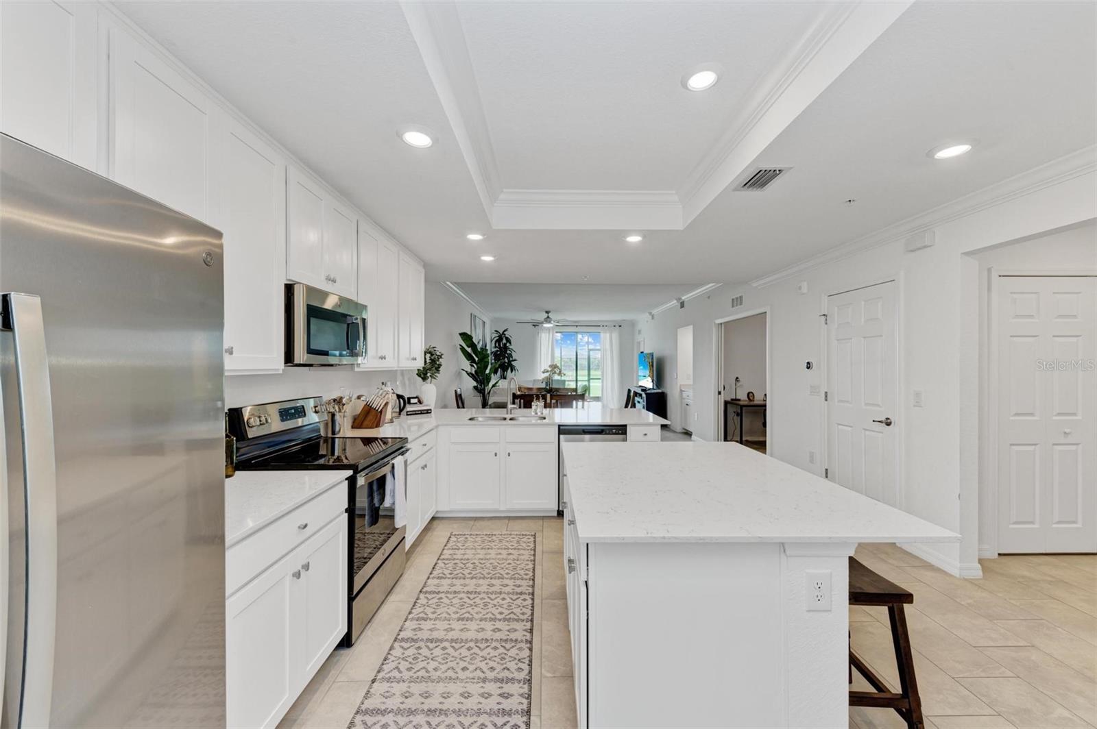 VERANDA VI AT LAKEWOOD NATIONAL PH IV - Residential Lease