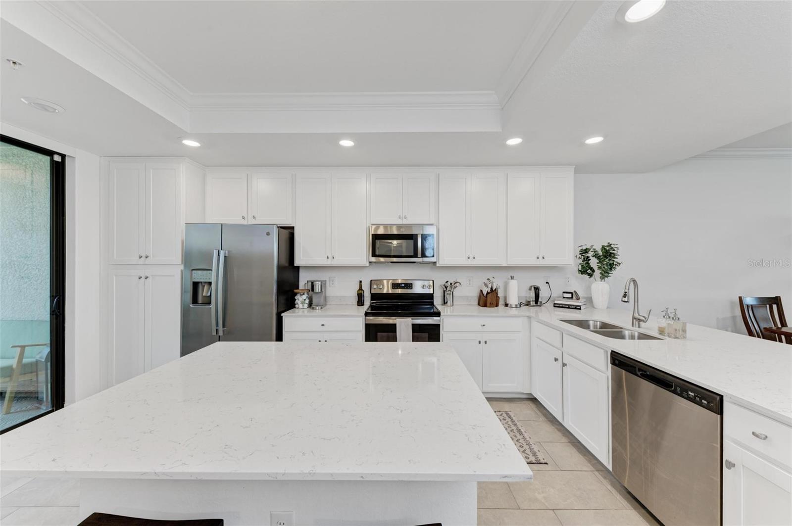 VERANDA VI AT LAKEWOOD NATIONAL PH IV - Residential Lease