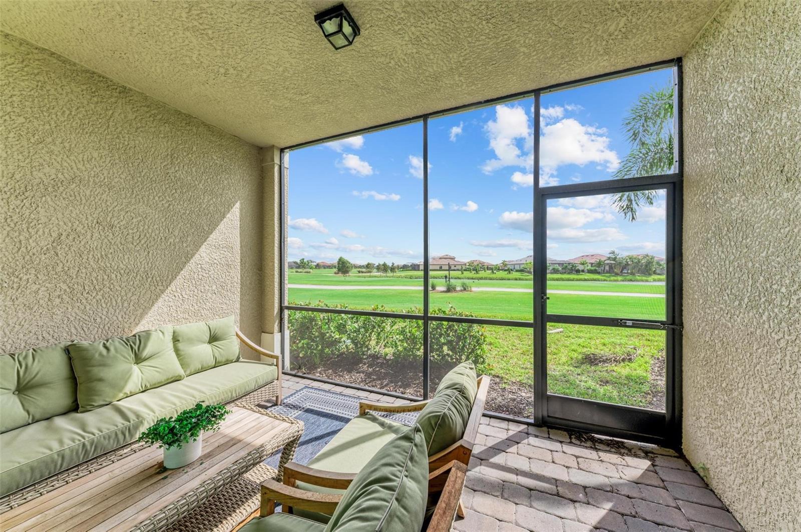VERANDA VI AT LAKEWOOD NATIONAL PH IV - Residential Lease