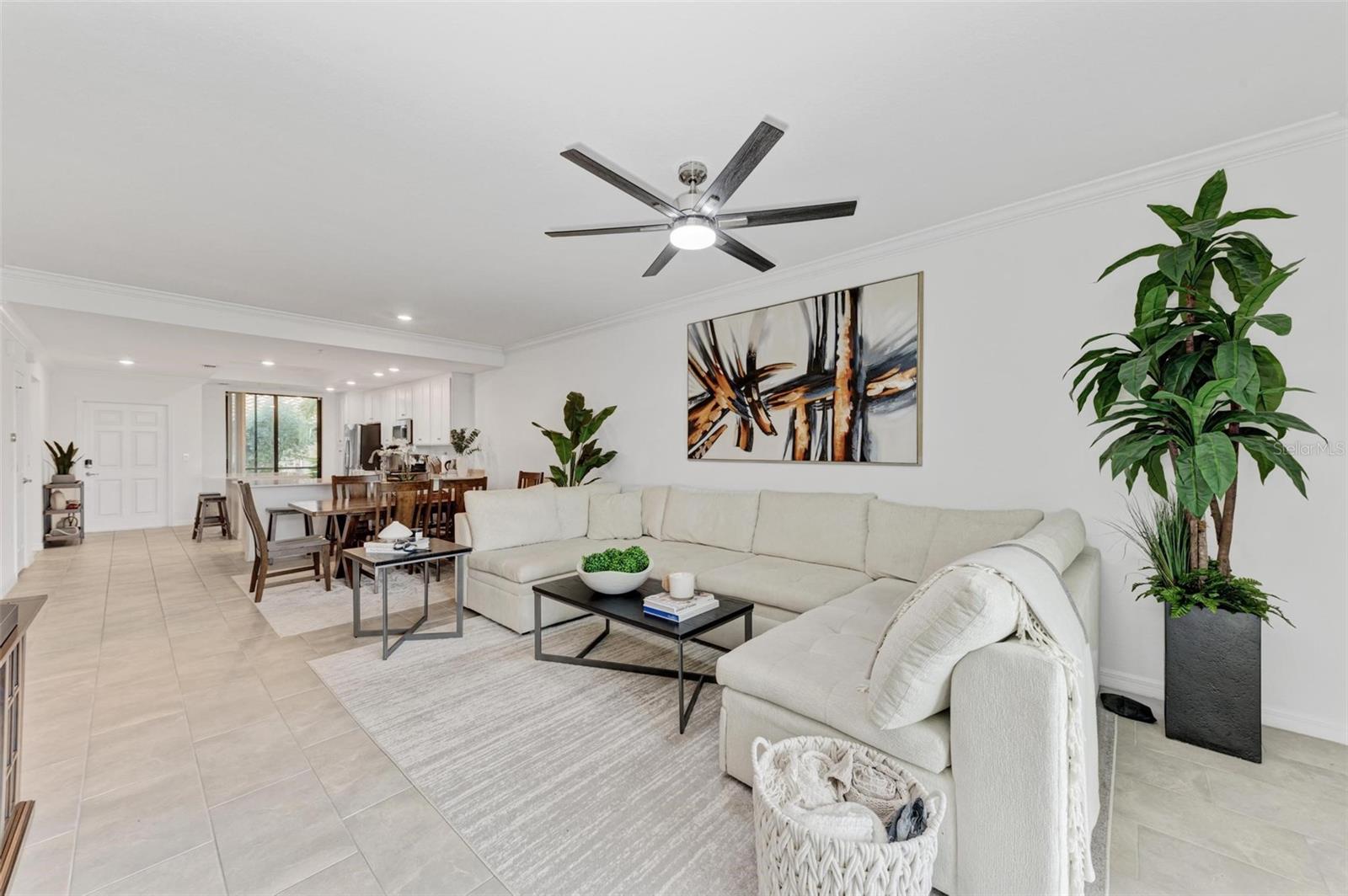 VERANDA VI AT LAKEWOOD NATIONAL PH IV - Residential Lease