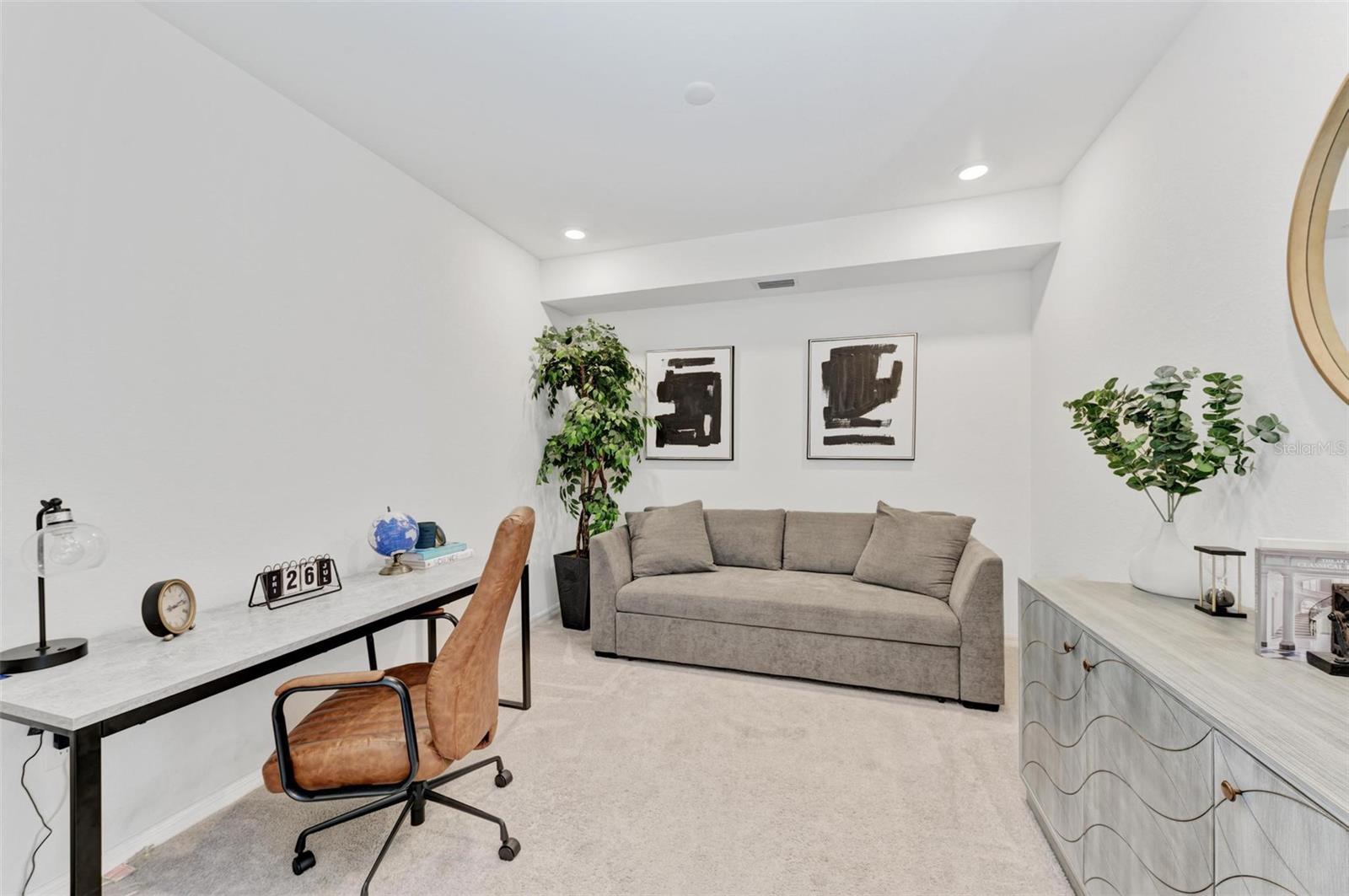 VERANDA VI AT LAKEWOOD NATIONAL PH IV - Residential Lease